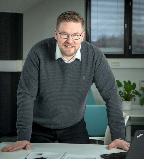 Tulospalkkiomies Tommi Larikka